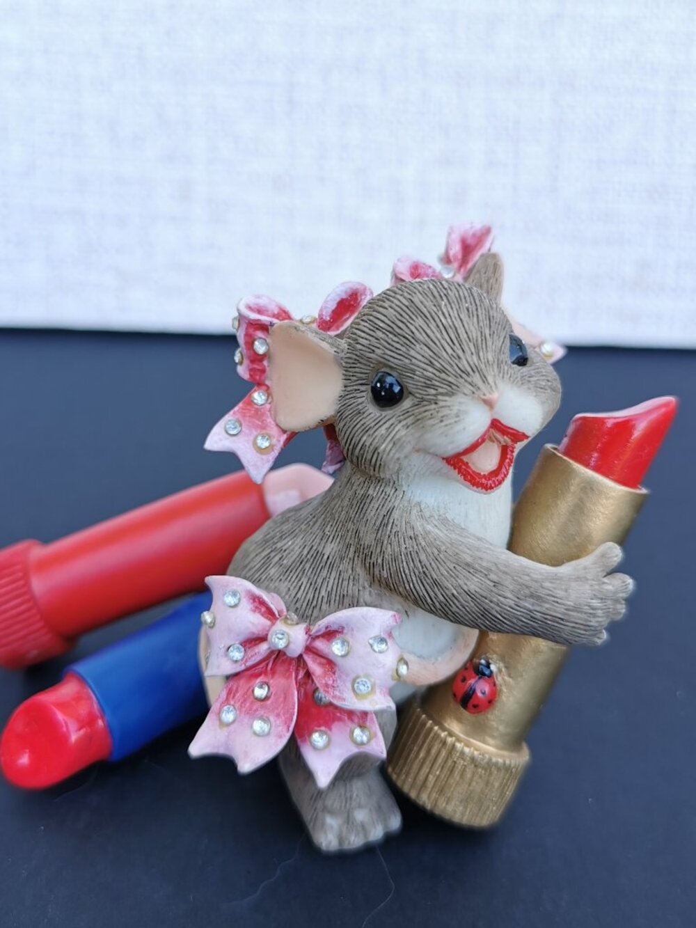 Fitz & Floyd Charming Tails Kiss Me Figurine Mice Mouse Red Lipstick Pink Bow